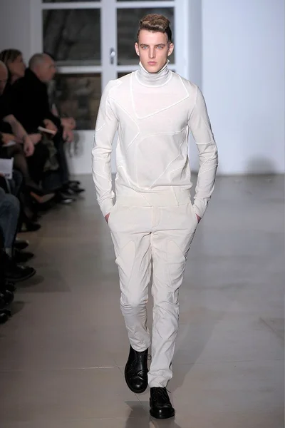 Look 30